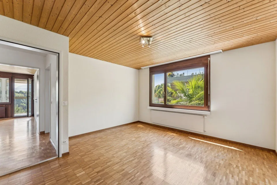 5.5-Zimmer-Einfamilienhaus mit Pool und traumhafter Panoramasicht
