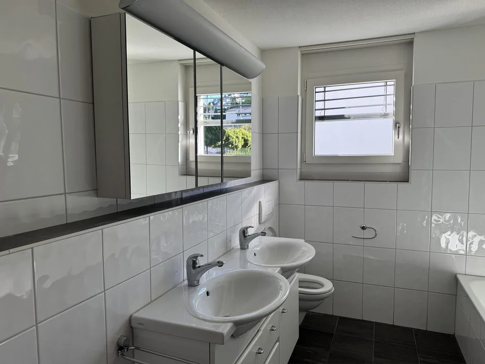 Charmante Wohnung mit Wintergarten, Garten und perfekter Lage