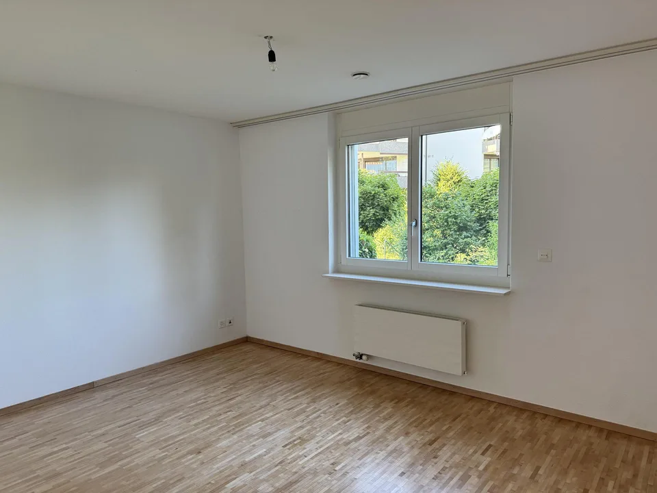 Charmante Wohnung mit Wintergarten, Garten und perfekter Lage