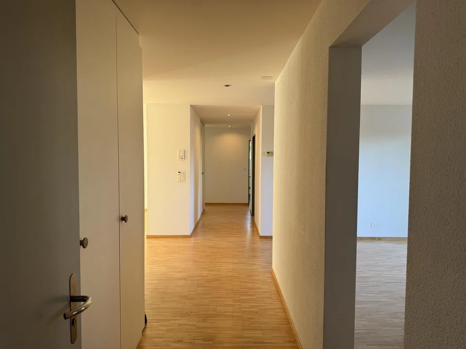 Charmante Wohnung mit Wintergarten, Garten und perfekter Lage