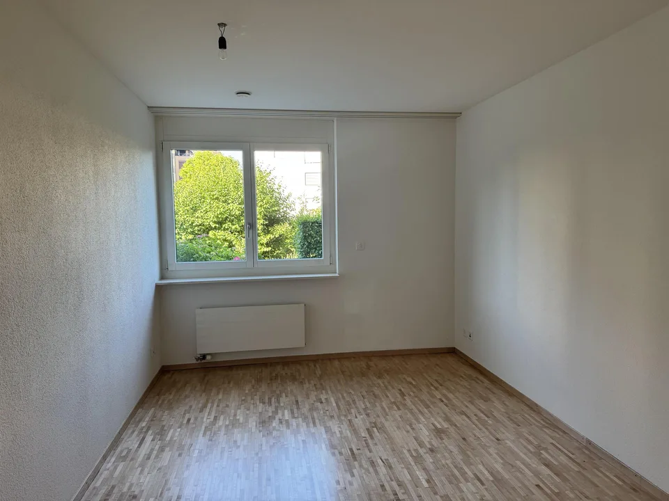 Charmante Wohnung mit Wintergarten, Garten und perfekter Lage