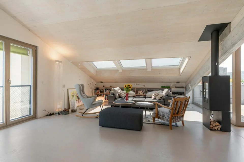 Exklusives Penthouse im obersten Stockwerk mit zwei Terrassen, überwiegend offener Grundriss mit rund 181 m2
