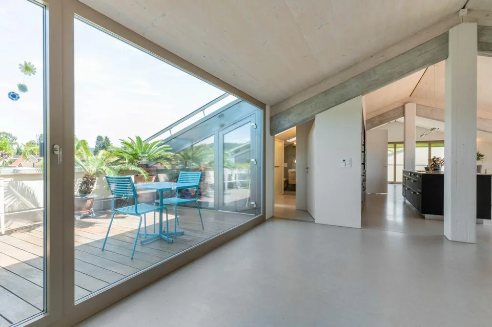 Exklusives Penthouse im obersten Stockwerk mit zwei Terrassen, überwiegend offener Grundriss mit rund 181 m2