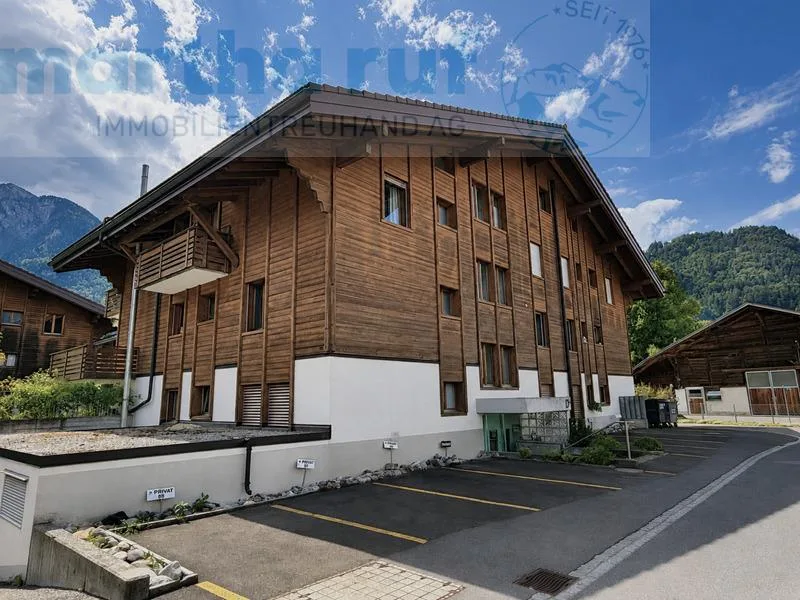 Behagliche 2.5- Zimmer Ferienwohnung mit Cheminée und Balkon