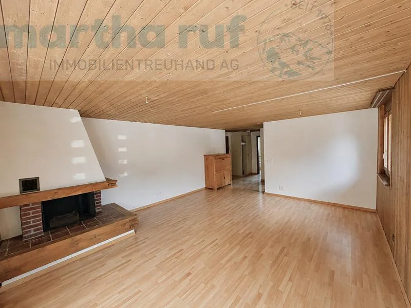 Behagliche 2.5- Zimmer Ferienwohnung mit Cheminée und Balkon