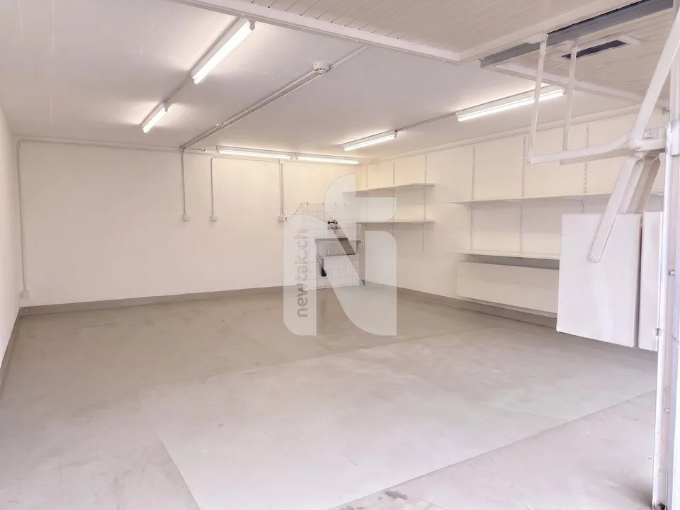 Vielseitige Werkstatt-/Gewerbefläche oder Atelier mit direkter Zufahrt