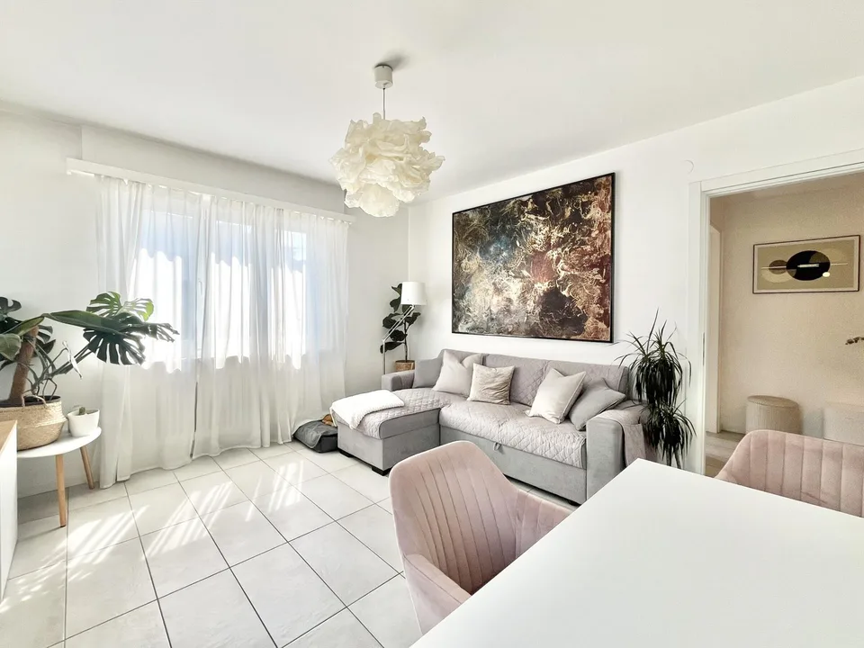 AFFITTASI MODERNO 2.5 LOCALI CON COMODA TERRAZZA A PARADISO