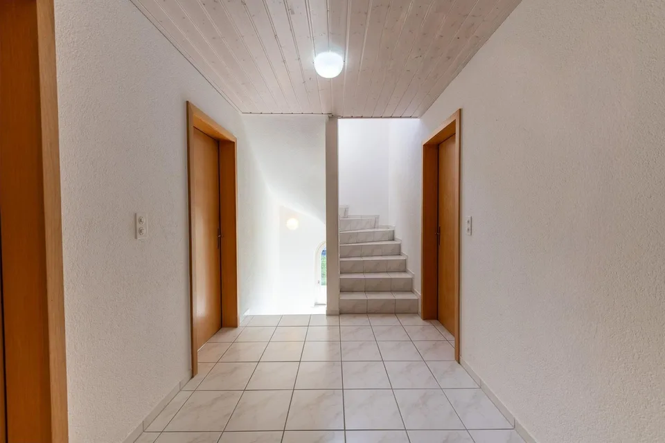 Viel Platz für die ganze Familie - 6.5-Zimmer-Reiheneckhaus mit Bli... – Foto 7 von 13