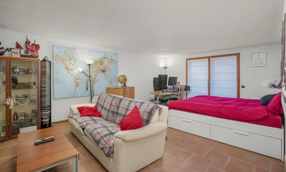 Großzügige und luxuriöse 5.5-Zimmer-Villa mit Pool in Stabio