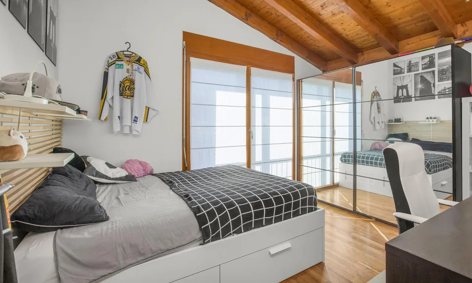 Großzügige und luxuriöse 5.5-Zimmer-Villa mit Pool in Stabio
