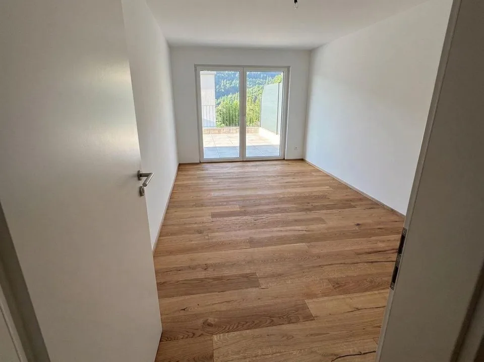 Last chance, act now! Exclusive 4.5-room apartment in sunny hillside location of Grellingen