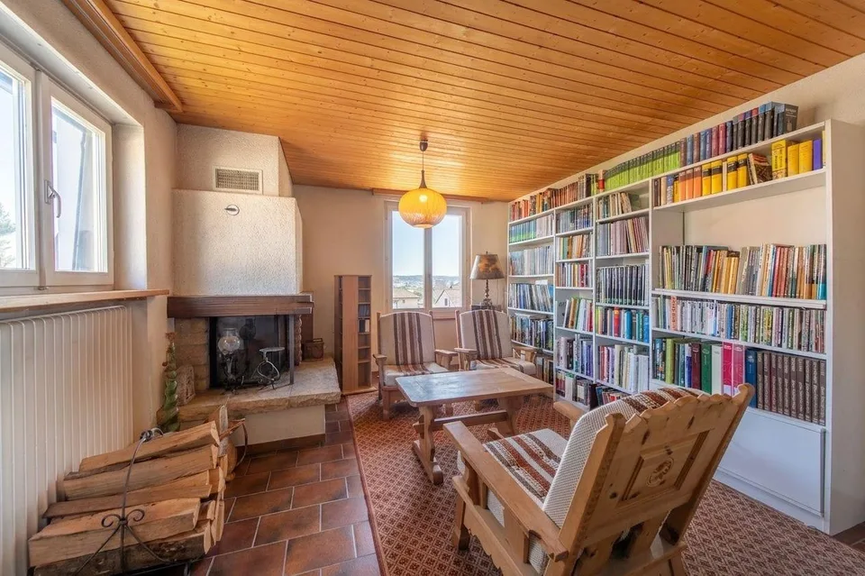 A house, countless possibilities - two-family house with garden idyll and development potential