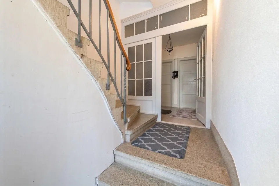 A house, countless possibilities - two-family house with garden idyll and development potential