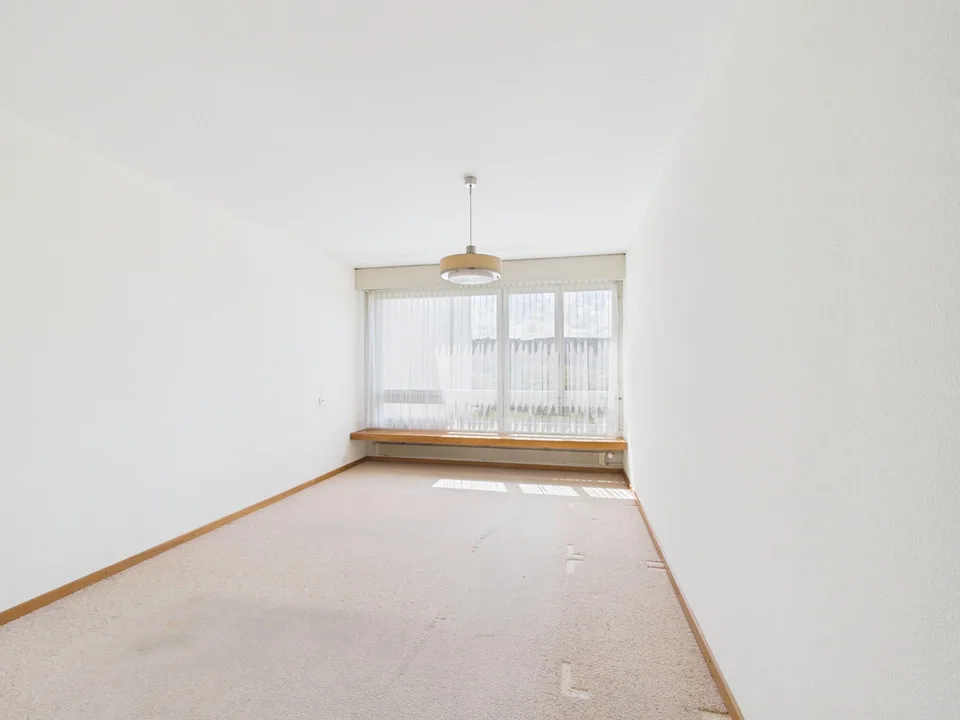 HELLE WOHNUNG + BASTELRAUM + DOPPELGARAGE mit Potential