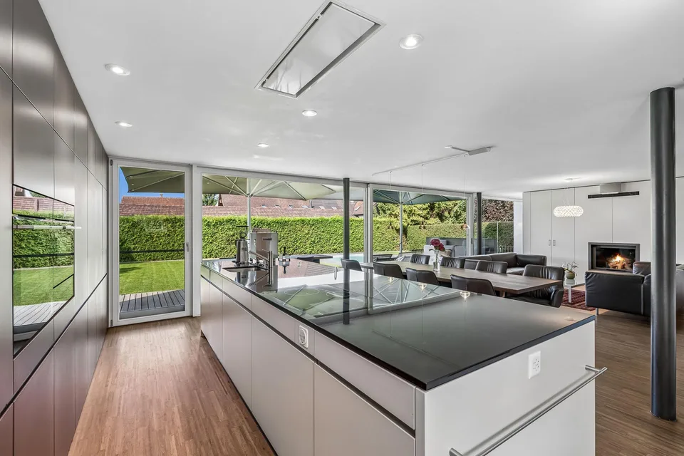 Living like in a holiday resort - Architect's house with pool and garden