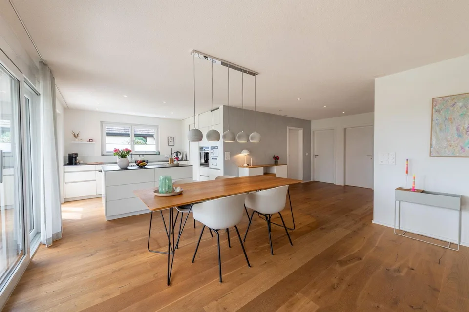 Moderne, lichtdurchflutete Gartenwohnung mit Terrasse & privatem Gr...