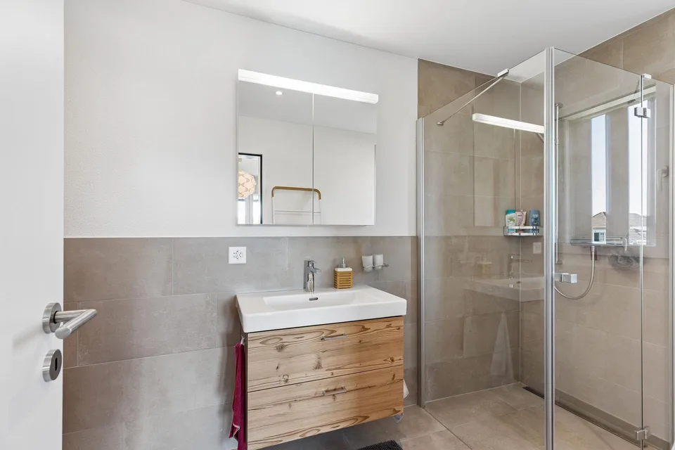 Staufen: Moderne 4.5-Zi.-Wohnung mit grossem Balkon, ruhig