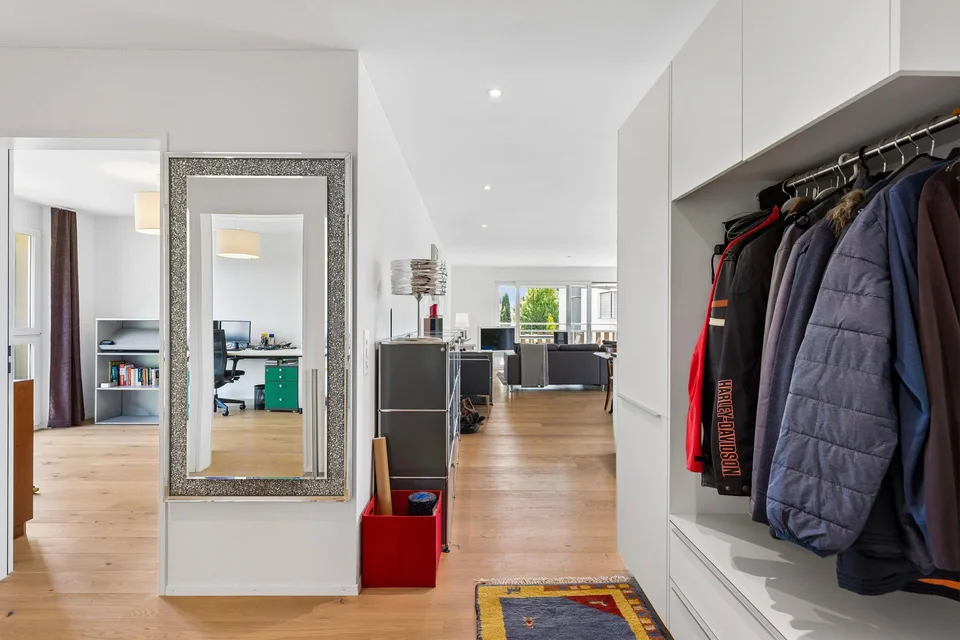 Staufen: Moderne 4.5-Zi.-Wohnung mit grossem Balkon, ruhig