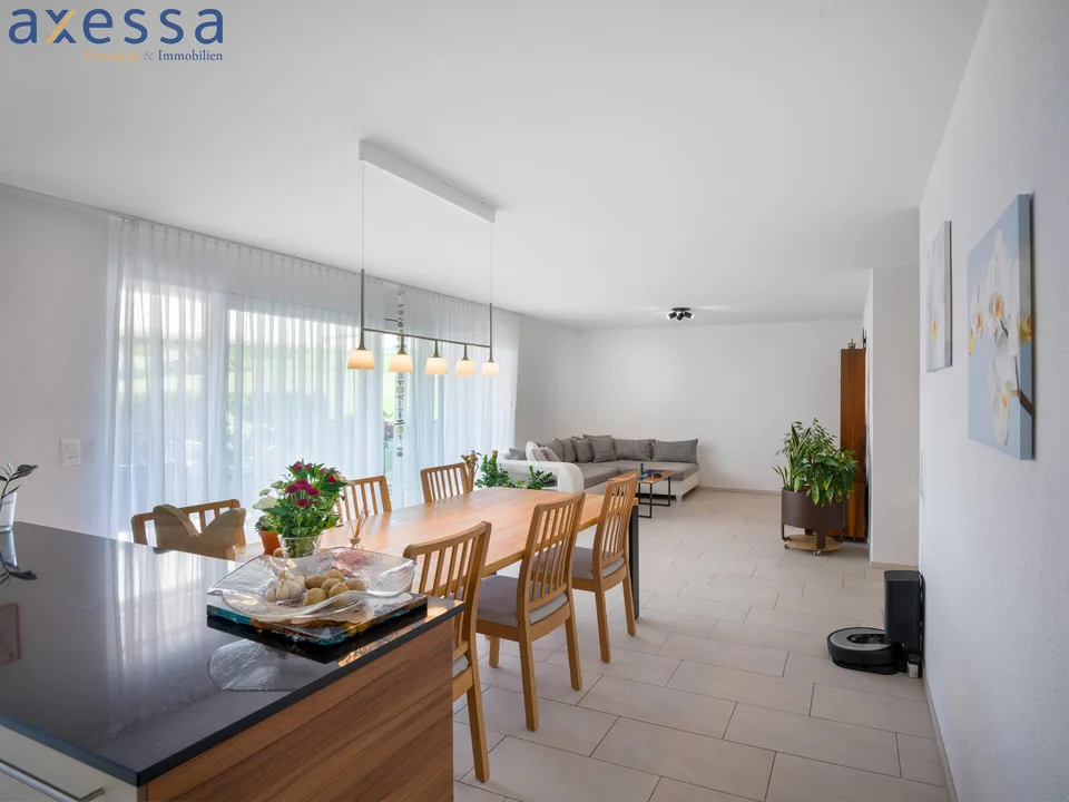 Appartement de 3,5 pièces ensoleillé au dernier étage avec balcon sud à Fischbach-Göslikon