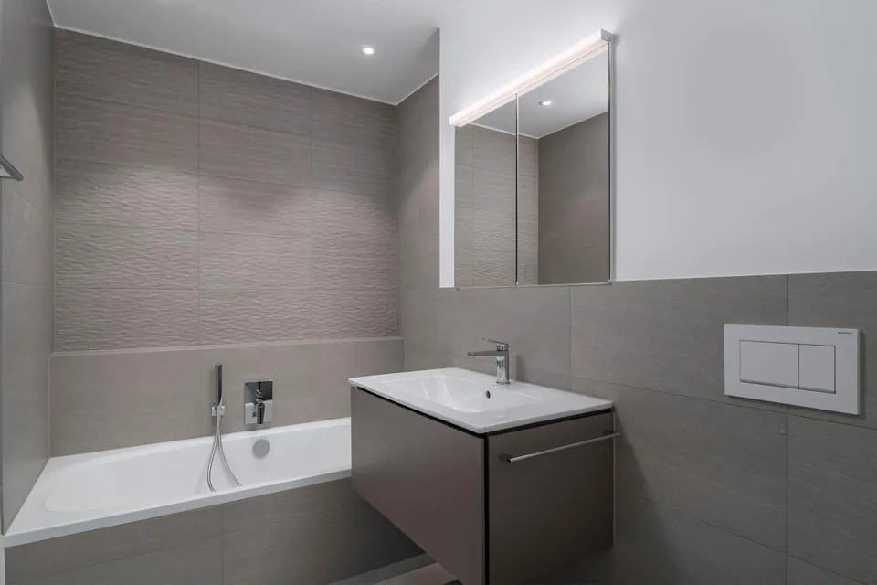 2.5-room garden apartment (F1), new building with seating area in Wald ZH
