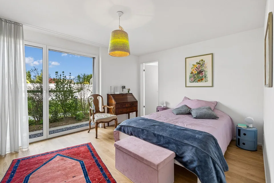 Wohnen wie im Einfamilienhaus - 4.5 Zimmer mit riesigem Privatgarten