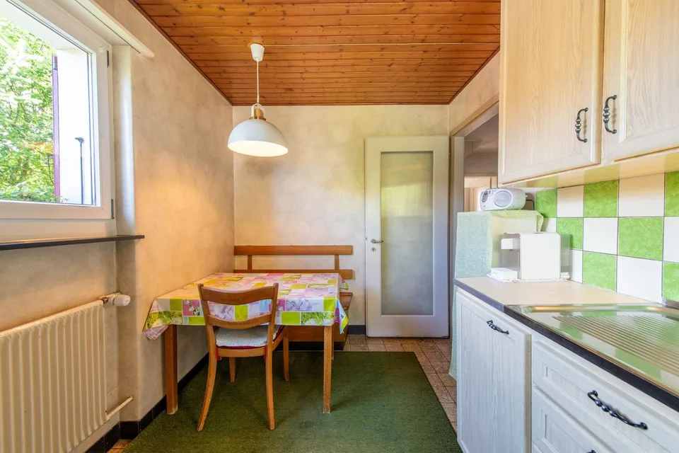 Potentiel central : Maison unifamiliale de 5 pièces pouvant être agrandie avec jardin spacieux