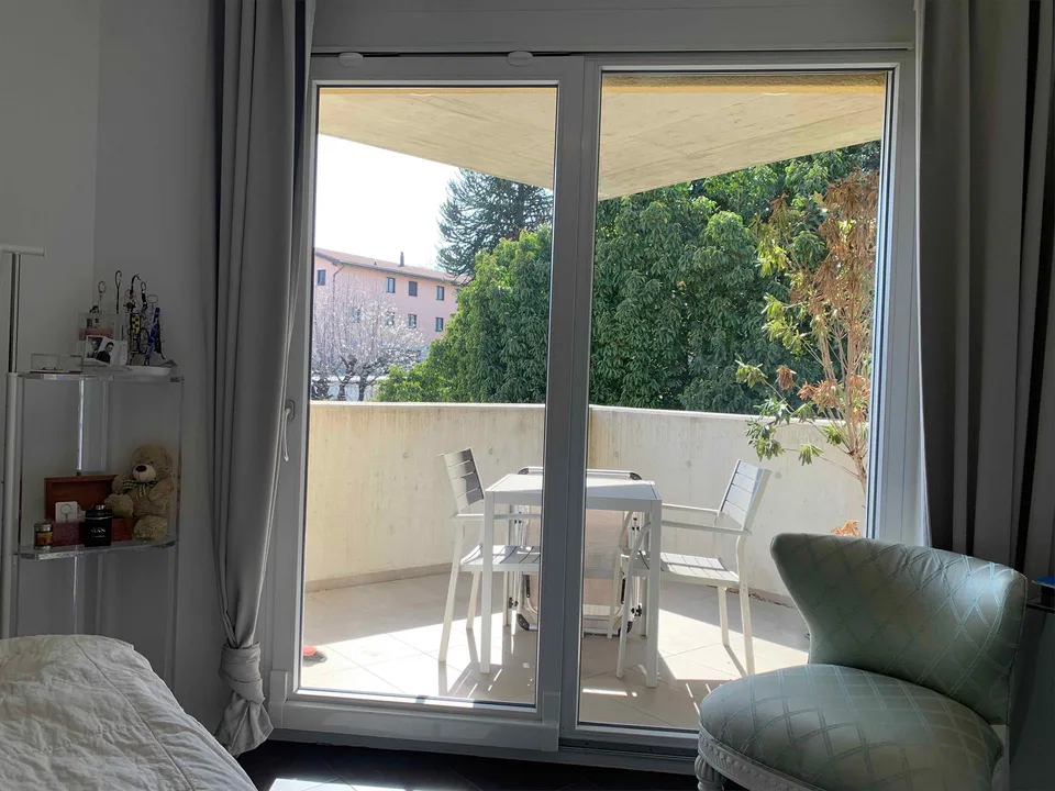 3.5 locali con balcone e vista aperta a Porza