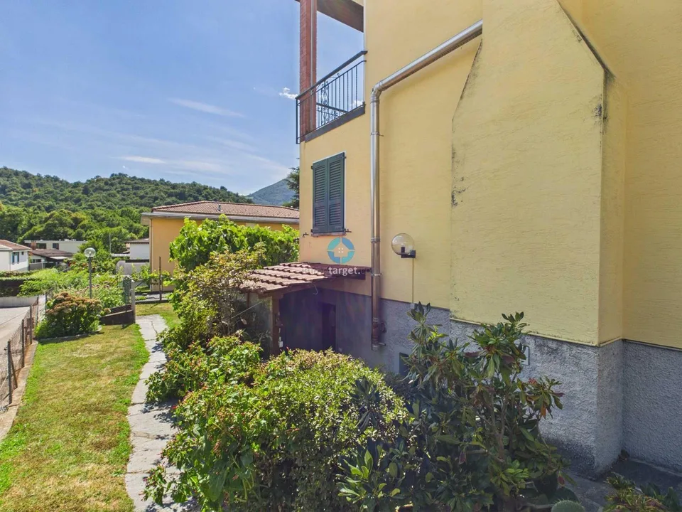 Maison bifamiliale avec 9 pièces et jardin à Ponte Capriasca