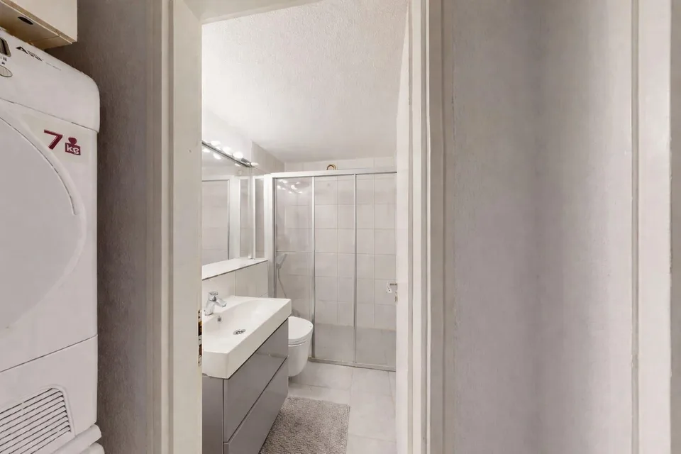 Viganello (Lugano), 3.5 bright rooms with balcony