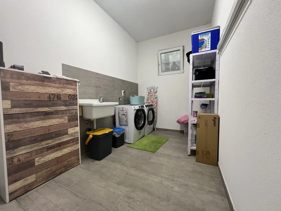 Appartement moderne de 3,5 pièces avec loggia à Claro