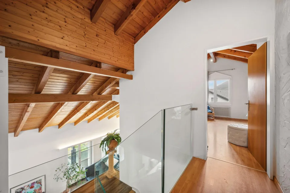Exklusives Wohnen mit Aussicht: Einfamilienhaus mit Einliegerwohnung