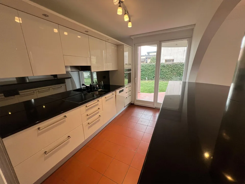 Maison unifamiliale de 3 pièces avec jardin et garage à Bedano