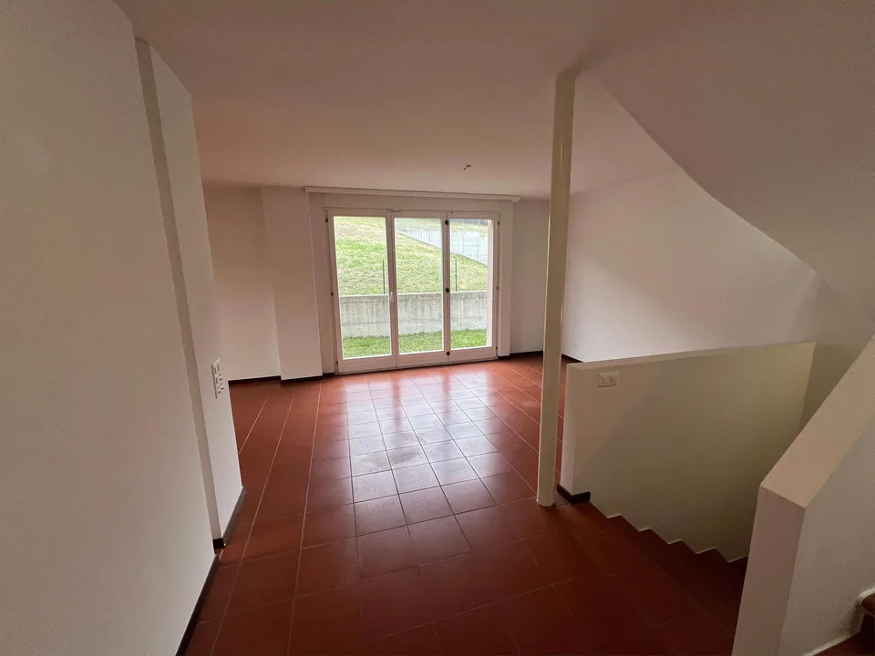 Maison unifamiliale de 3 pièces avec jardin et garage à Bedano