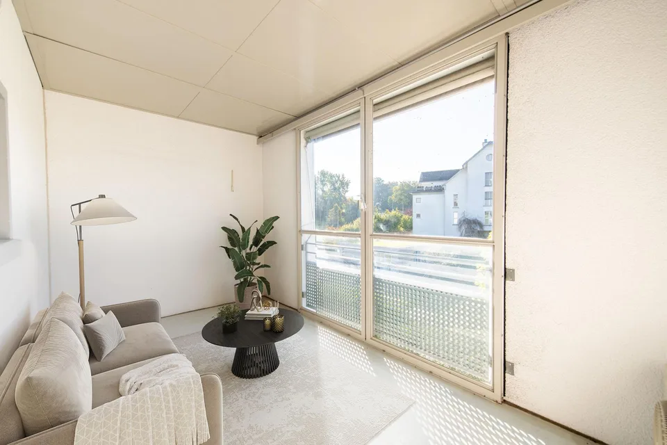 Centralement et calmement situé : Appartement duplex de 3,5 pièces lumineux avec jardin d'hiver et balcon