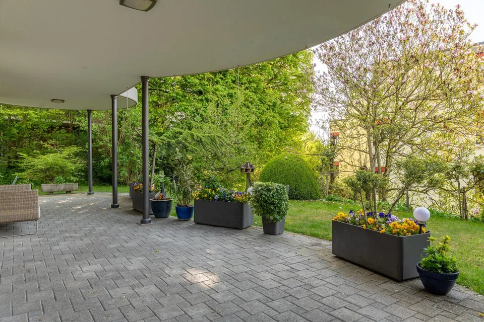 Modernes Zuhause mit Cheminée & privatem Gartenanteil