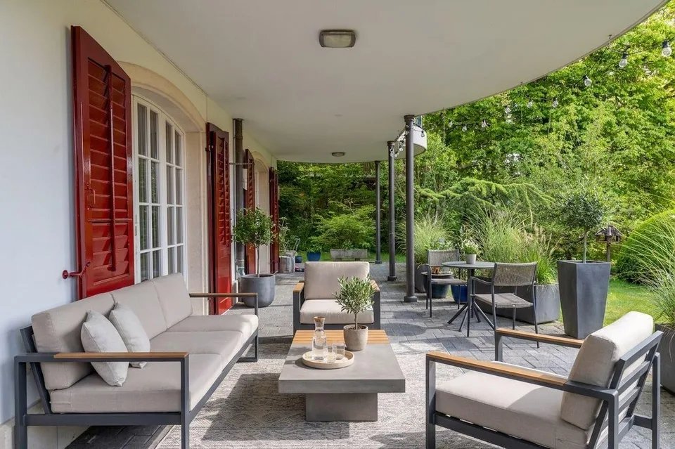 Modernes Zuhause mit Cheminée & privatem Gartenanteil