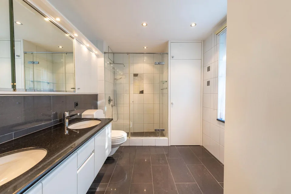 Modernes Zuhause mit Cheminée & privatem Gartenanteil