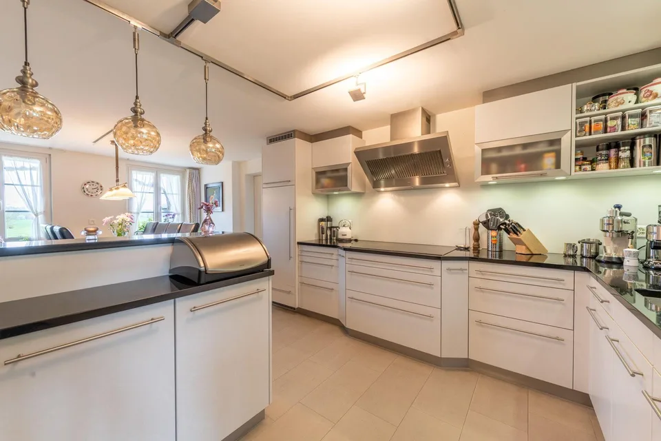 240 m² voller Möglichkeiten - grosszügiges Familienhaus mit Garten – photo 7 of 13