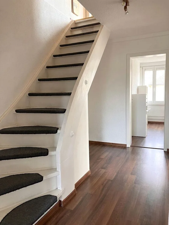 Freistehendes 9-Zimmer-Haus mit Garten - neu für CHF 975'000.