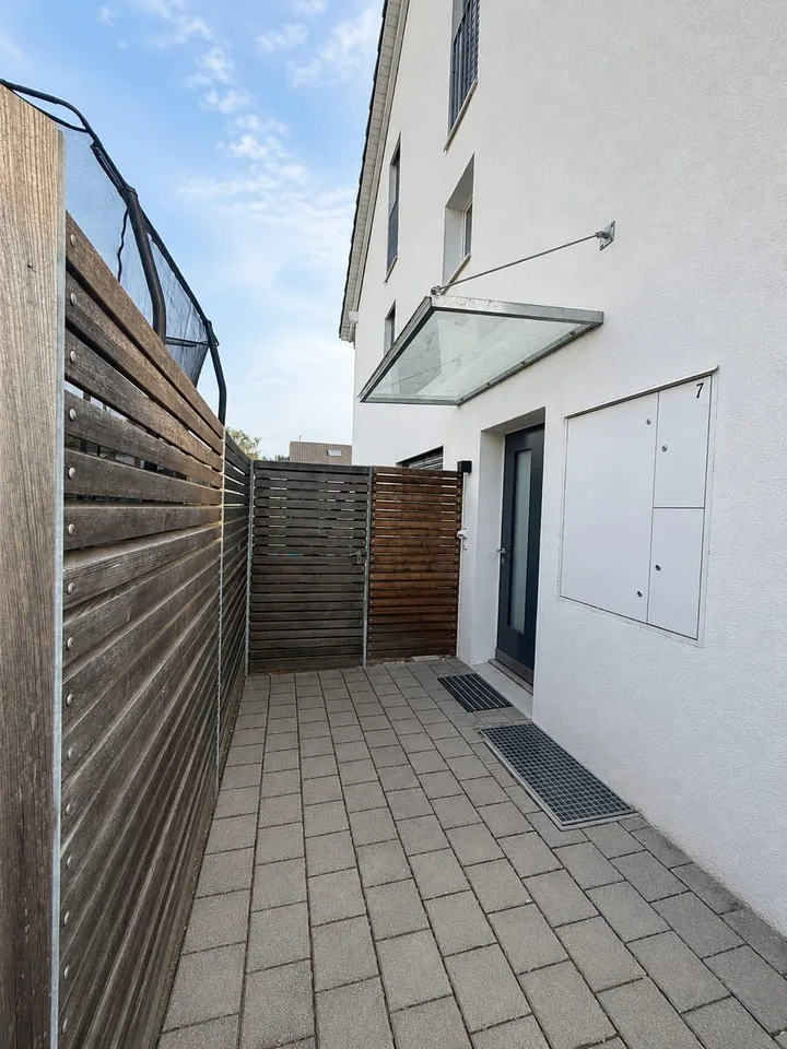 Modern Family Home with Garden - Move in and Feel at Home