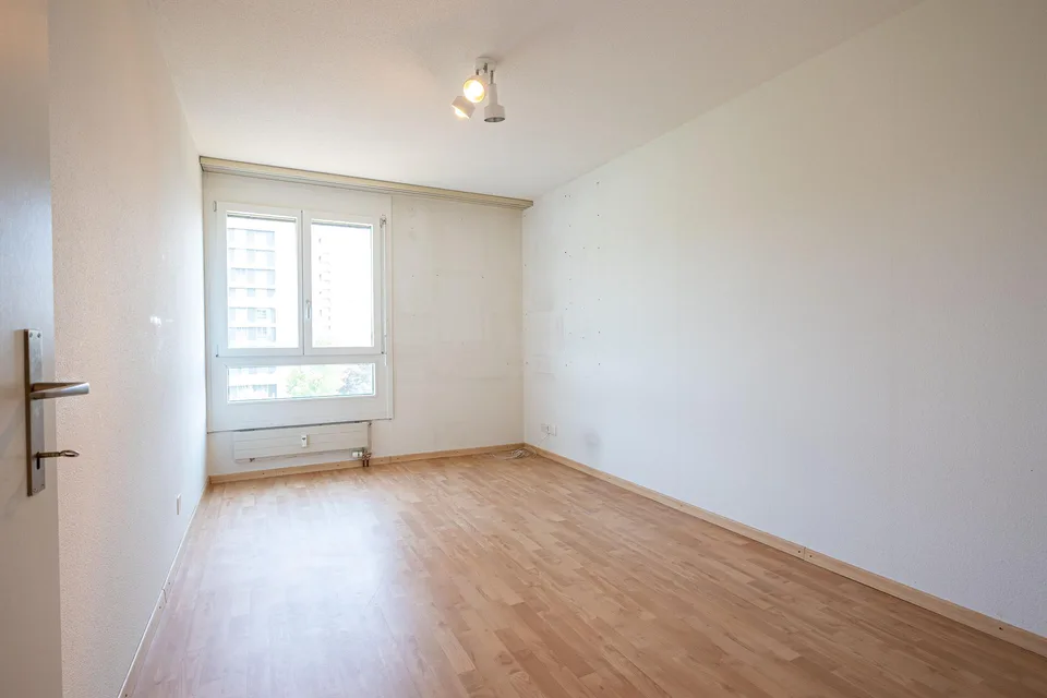 Bright 4.5-room apartment with balcony in Muri near Bern for sale