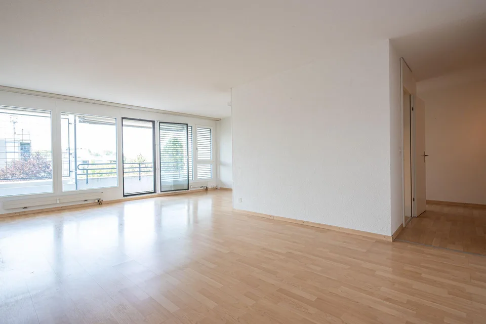 Bright 4.5-room apartment with balcony in Muri near Bern for sale