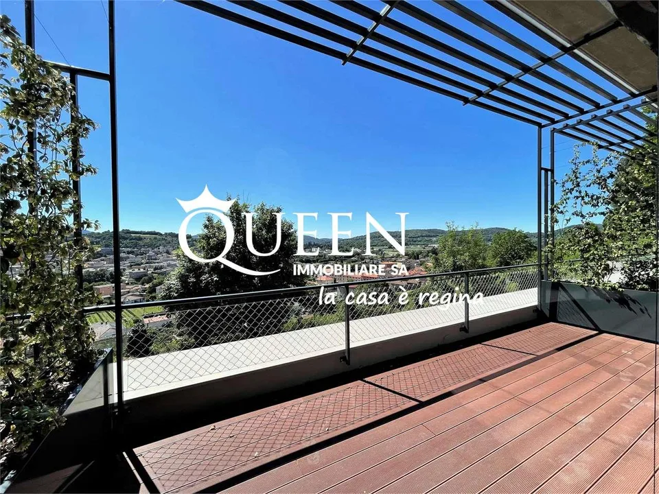 Rancate: Terrassen-Villa mit 4.5 Zimmern, 148 m², mit herrlicher Aussicht