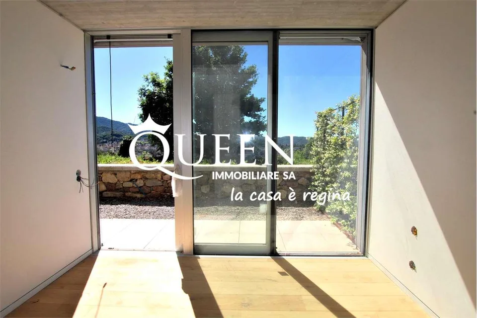 Rancate: Terrassen-Villa mit 4.5 Zimmern, 148 m², mit herrlicher Aussicht