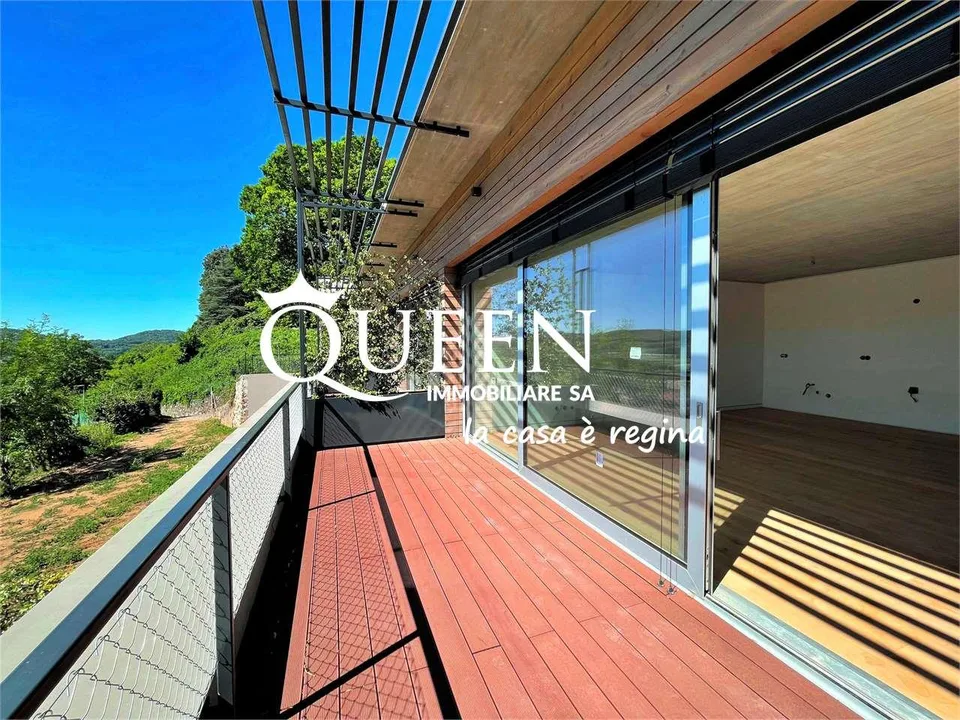 Rancate: Terrassen-Villa mit 4.5 Zimmern, 148 m², mit herrlicher Aussicht