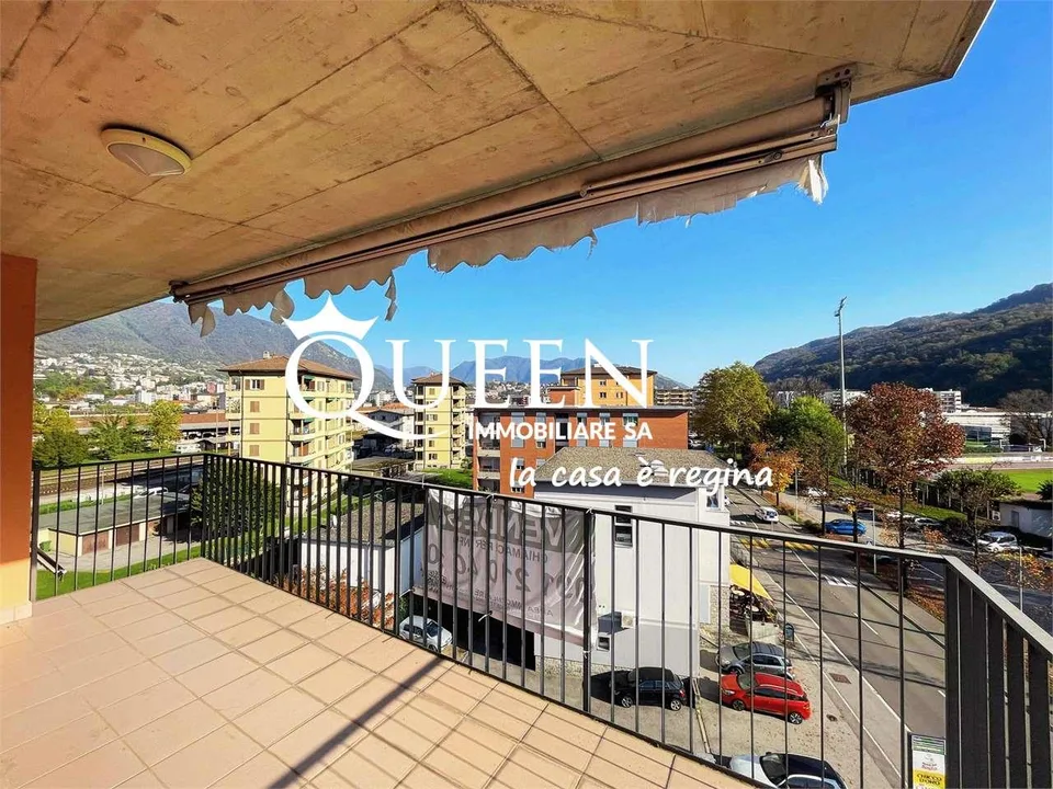 Chiasso: penthouse de 4,5 pièces, 140 m², balcons, vue dégagée et jardin