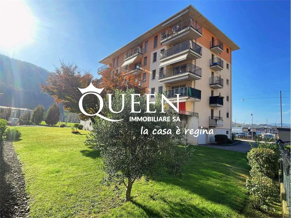 Chiasso: penthouse de 4,5 pièces, 140 m², balcons, vue dégagée et jardin