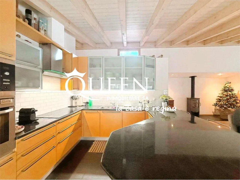 Capolago: penthouse exclusif avec vue sur le lac, 5.5 pièces, 223 m² avec terrasse