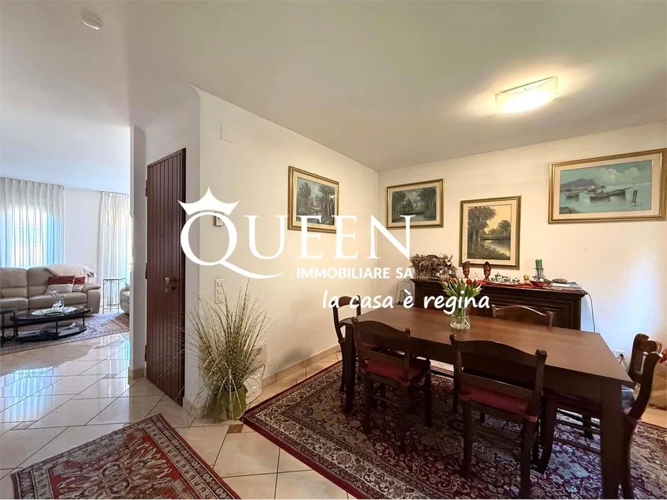 Morbio Inferiore: casa 5.5 locali con giardino e piscina condominiale