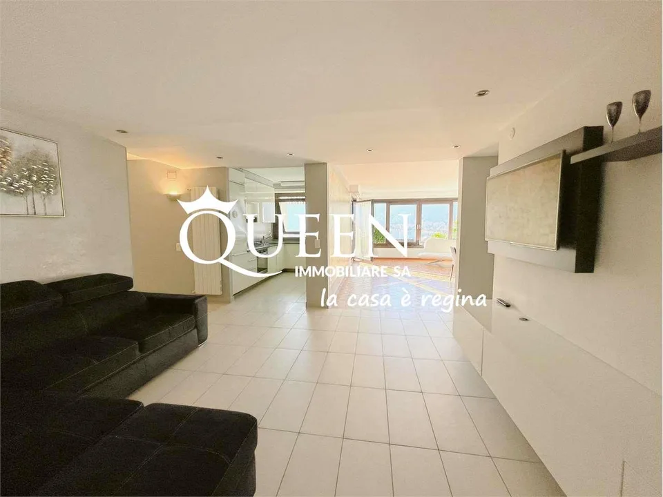 Bissone: 4.5-Zimmer-Wohnung, 150 m², Seeblick, Garten, Portikus